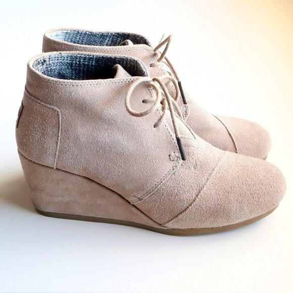 Toms Taupe Suede Leather Wedge Heel Lace-up Ankle Boots Booties Size 8 - Picture 2 of 16
